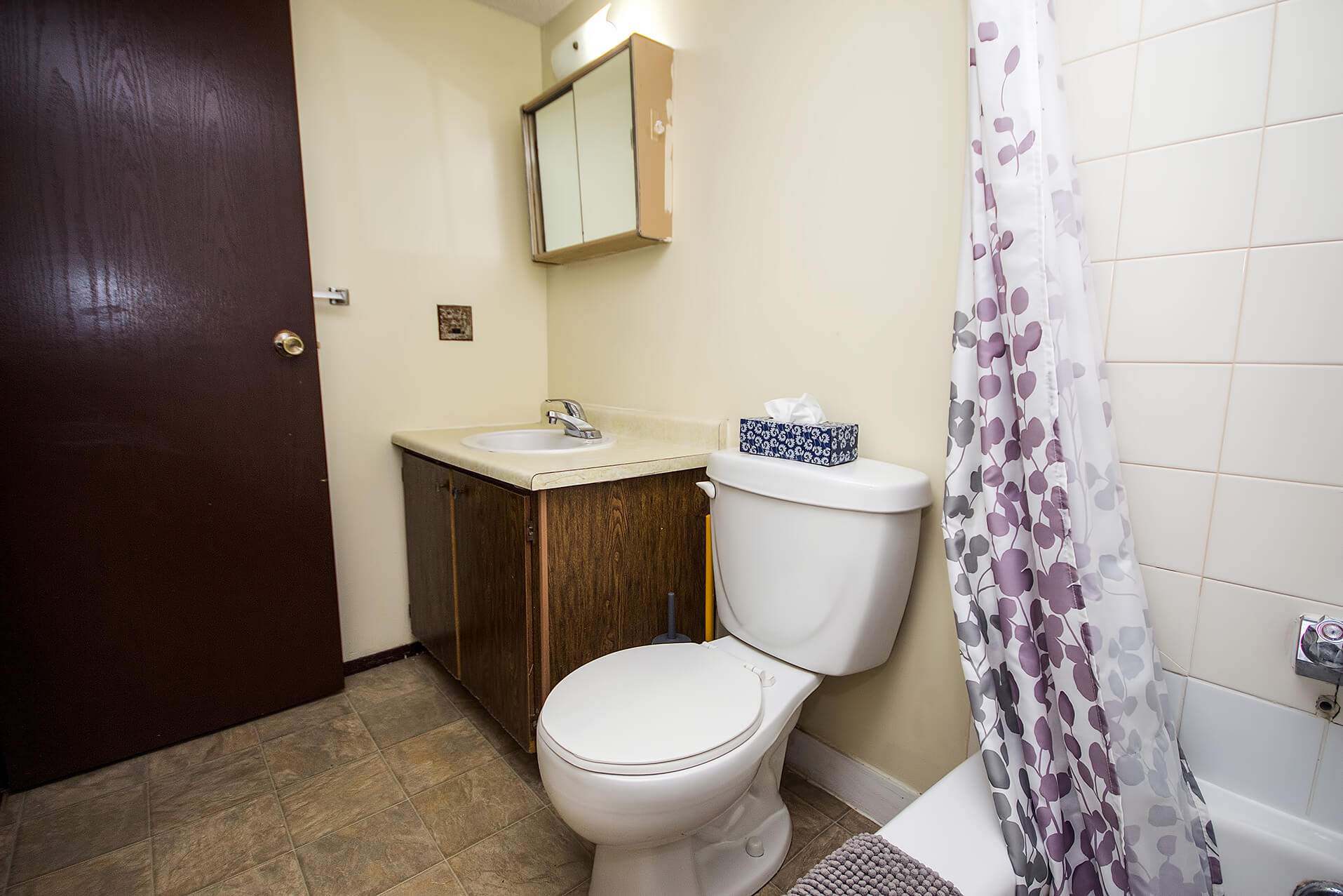 http://www.prairierentalproperties.com/images/BT-Washroom2.jpg